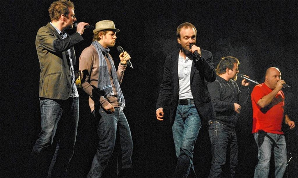 Die Gruppe „Füenf“ begeistert am Freitagabend die rund 450 Gäste des Benefizkonzerts im Mühlehof von Mühlacker.Fotos: Stahlfeld