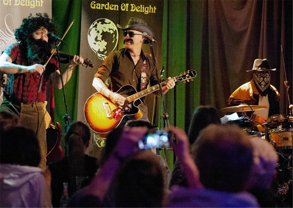 Die Gruppe Garden of Delight beim Auftritt im Musicpark Live.Fotomoment