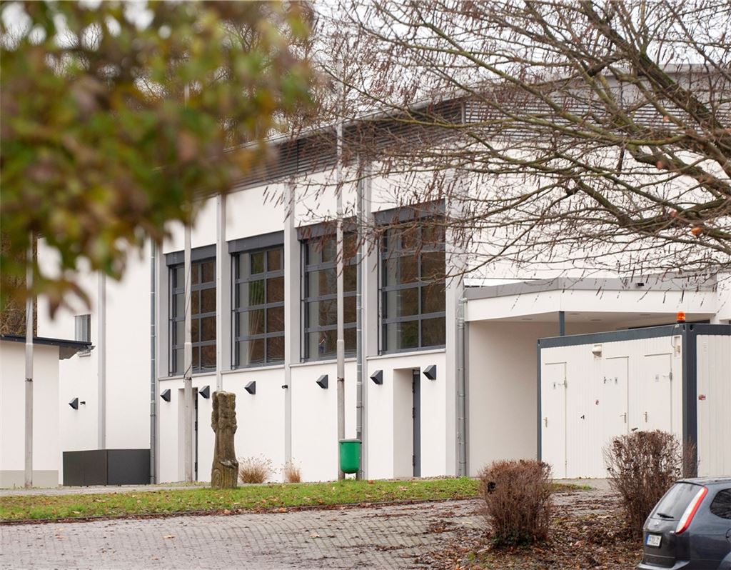 Die Halle in Mühlhausen muss auch noch innen saniert werden.Foto: Fotomoment