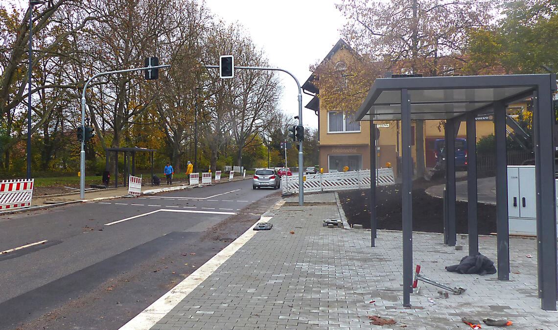 Die Haltestelle am Friedhof St. Peter wird ohne Busbucht direkt an die Straße verlegt und barrierefrei umgebaut. Foto: privat