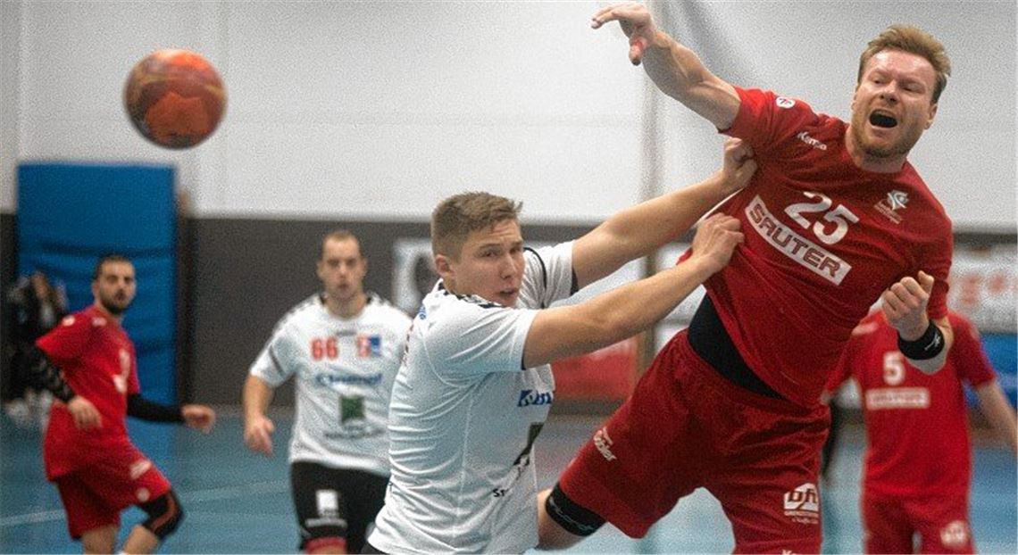 Knittlingen beißt sich vorne fest