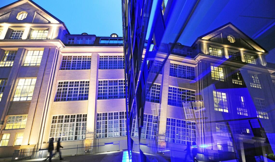 Die  HfG in Karlsruhe hat ein schon länger ein Problem mit ihrem Rektor.