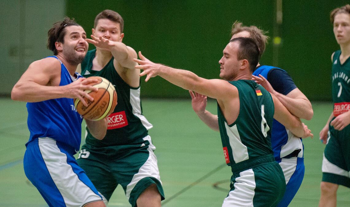 Die Hightowers des TV Mühlacker (in Blau) in der vergangenen Saison beim Landesliga-Spiel gegen das Team vom KIT SC Karlsruhe. Fotos: Fotomoment