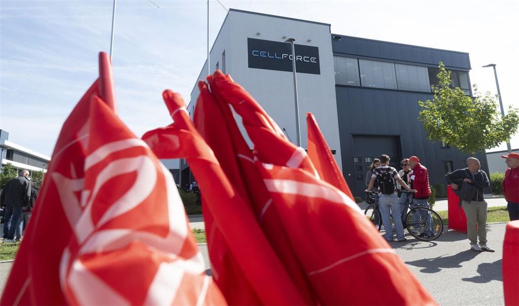 Die IG-Metall-Proteste vor der Zentrale von Cellforce kommen zu spät. Porsche entlässt 200 Mitarbeiter der Tochterfirma.