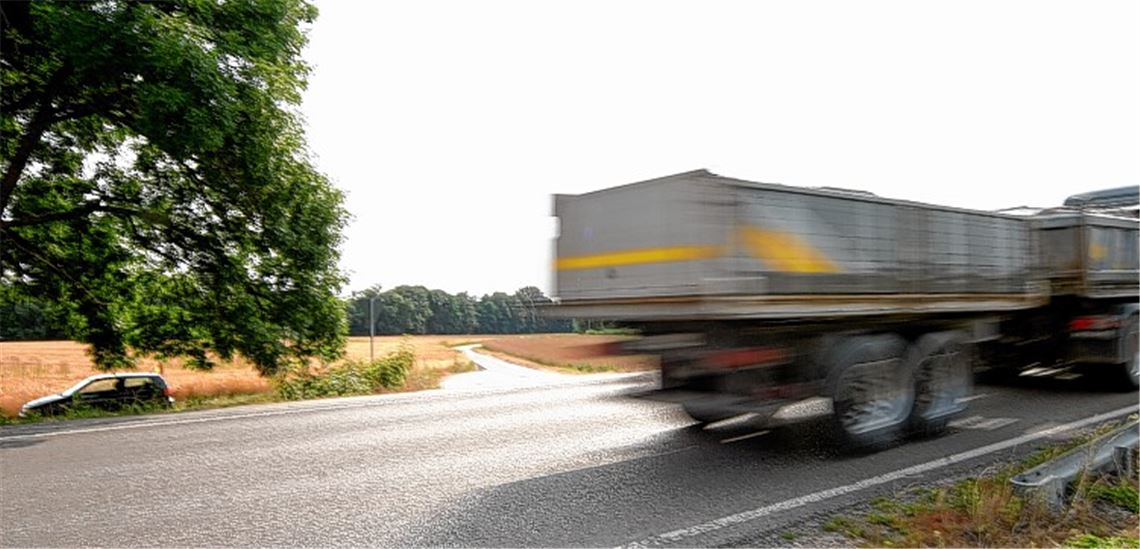 Die Illinger Westtangente (hier der vorgesehene Anschluss an die Bundesstraße 35) soll die innerörtliche Bahnhofstraße entlasten und ist das größte Straßenbauprojekt im Kreishaushalt. Foto:Kollros
