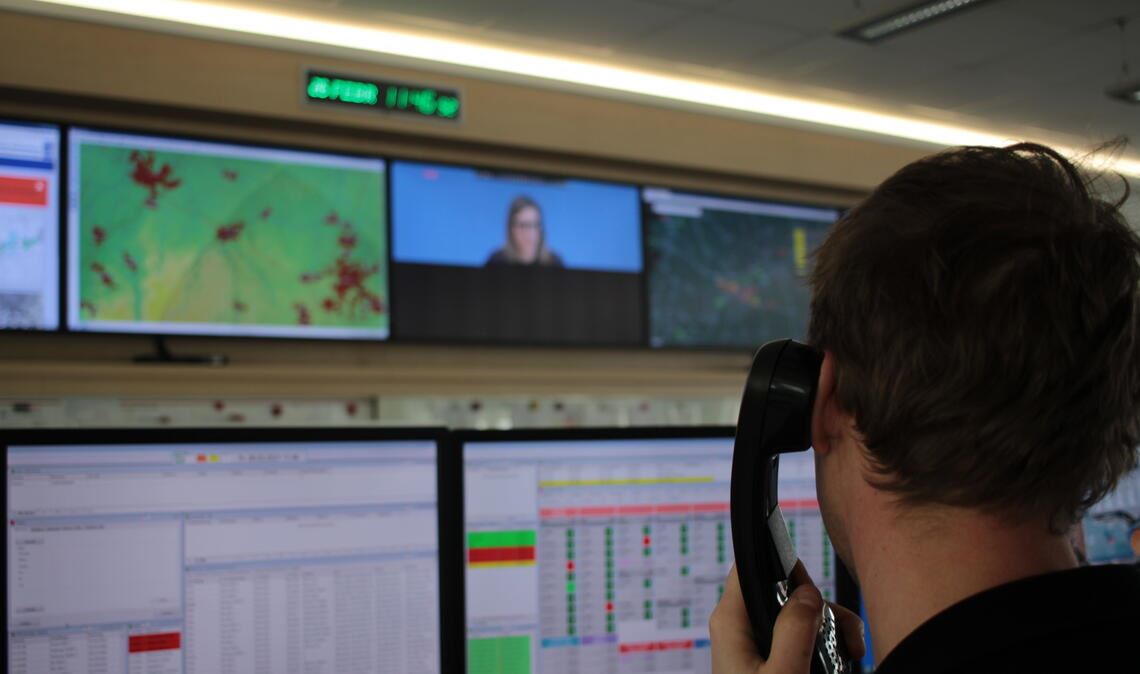 Die Integrierte Leitstelle fungiert nicht nur bei Notrufen als Dreh- und Angelpunkt, sondern auch bei der Sirenenprobe. Foto: Daniela Kneis