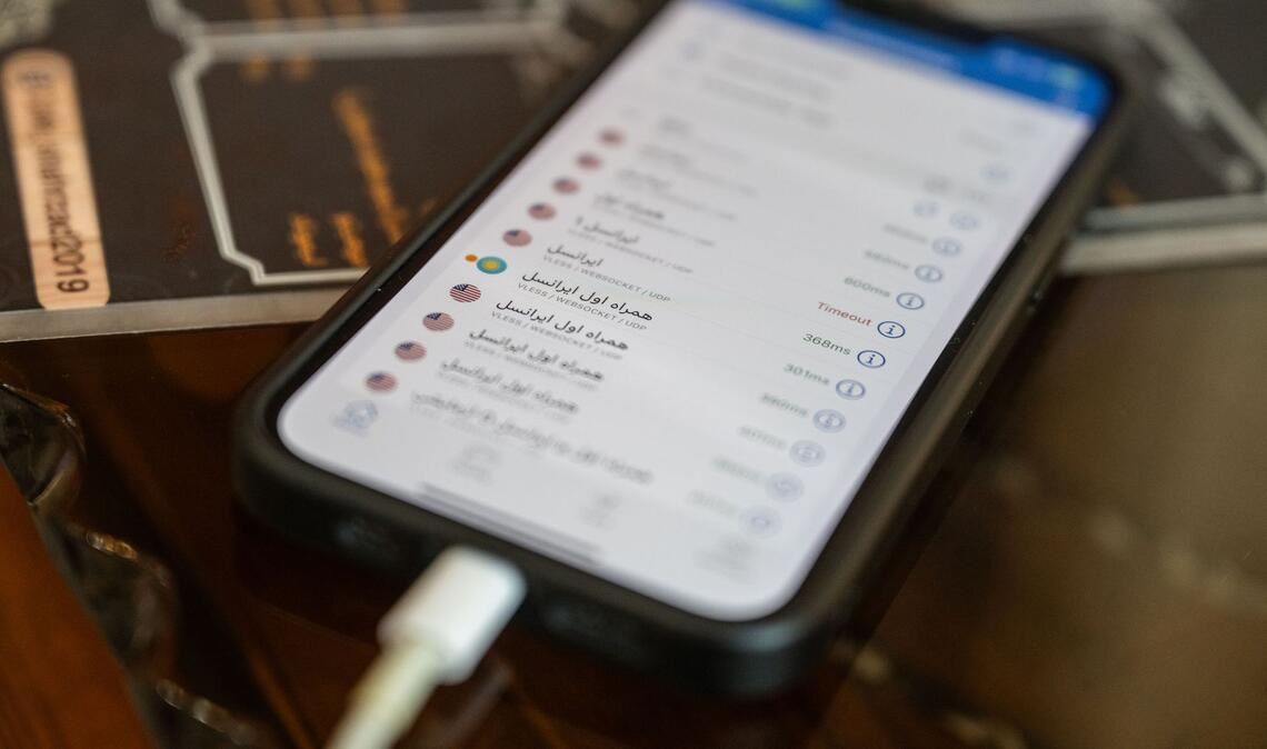 Die Internet-Sperre im Iran stellt viele Menschen und Unternehmen vor große Probleme.