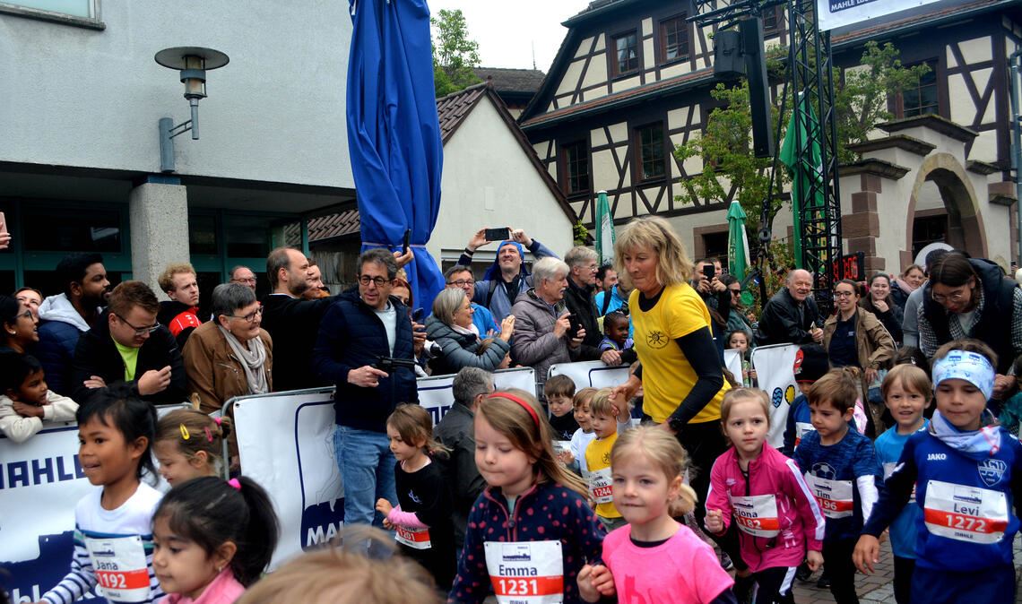 Die Jüngsten sind aufgeregt.