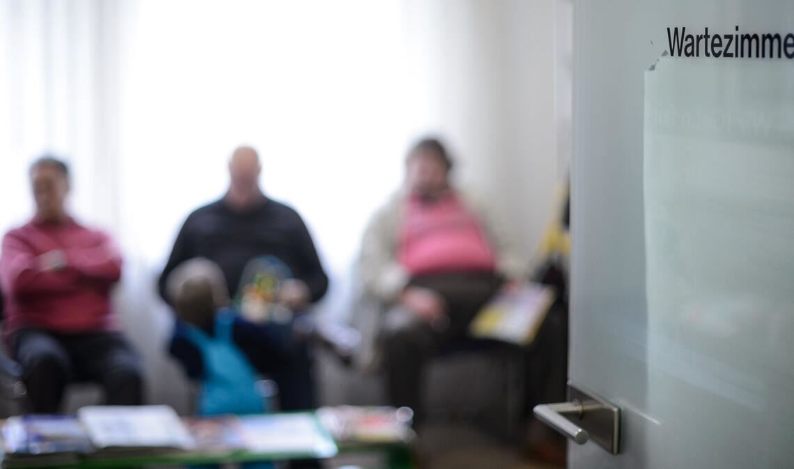 Die Kassenärztliche Bundesvereinigung (KBV) warnt davor, dass Millionen Arzttermine wegfallen könnten. (Symbolbild)