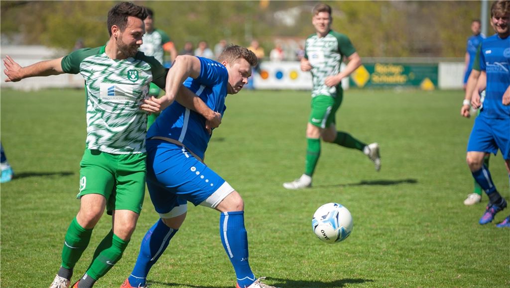 Die Kicker des SV Illingen spielen auf bestens gepflegten Sportplätzen, die der Gemeinde gehören. Jetzt muss zeitnah geklärt werden, in welchem Umfang sich der Verein an den Kosten für die Rasenpflege kann und soll.Archivfoto: Fotomoment