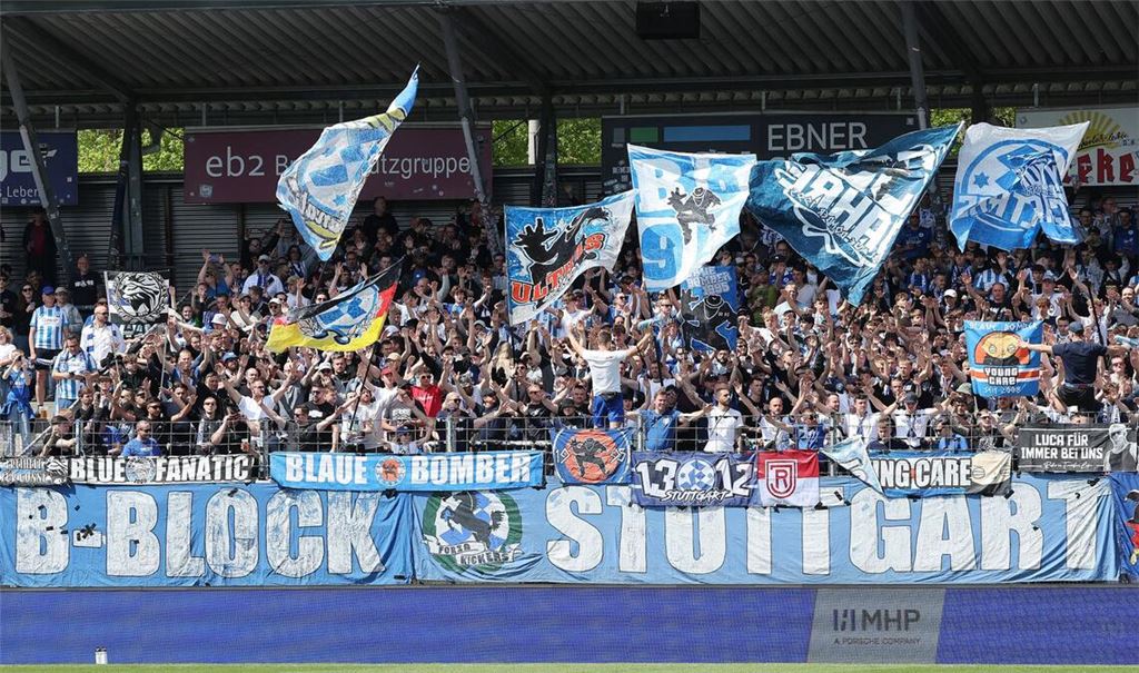 Die Kickers-Fans fiebern dem ersten Regionalliga-Heimspiel der Saison gegen den SV Sandhausen entgegen.