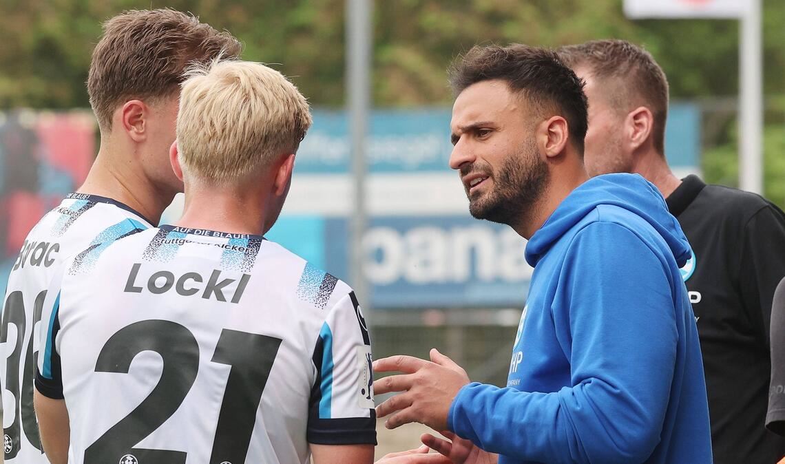 Die Kickers gewinnen  gegen Großaspach.