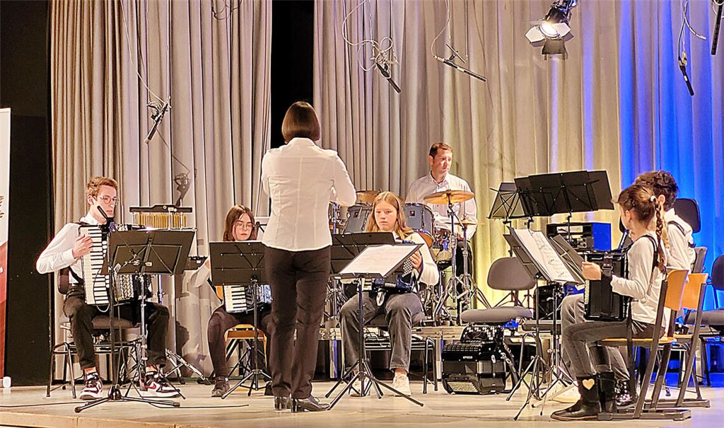 Die Kiddy-Band bei ihrem Auftritt unter der Leitung von Silke Huber. Foto: privat
