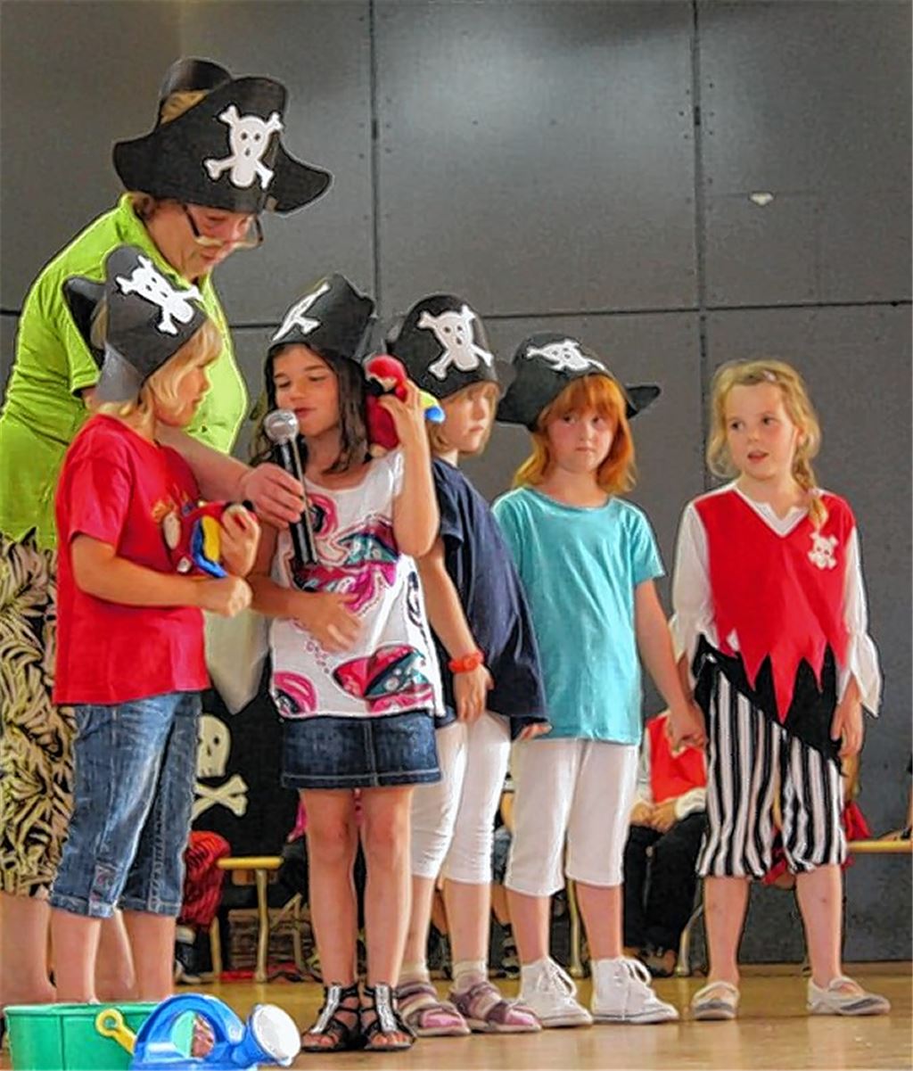 Die Kinder des Kinderhauses Öläcker tragen zum gelungenen Programm bei.