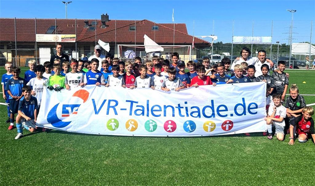 Die Kinder und Jugendlichen, die am Stützpunkt in Pforzheim teilnahmen, träumen von einer auf eine Fußball-Karriere.