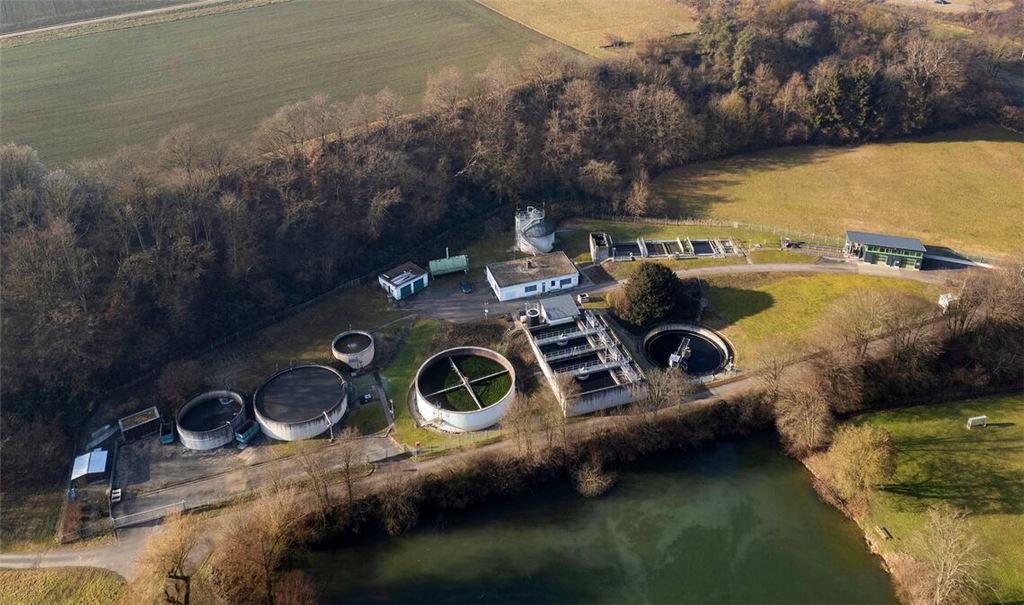 Die Kläranlage in Großglattbach stößt wie ihr Pendant in Iptingen an Kapazitätsgrenzen. Deshalb diskutiert der Zweckverband über neue Strategien. Fotos: Fotomoment