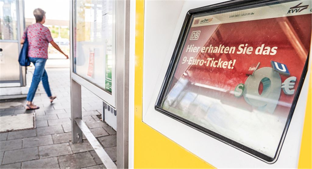 Die Kreis-CDU kritisiert: „Schon durch das vom Bund beschlossene, aber auf drei Monate befristete 9-Euro-Ticket sind die Tarife der Verkehrsverbünde praktisch außer Kraft gesetzt worden. Archivfoto: Fotomoment