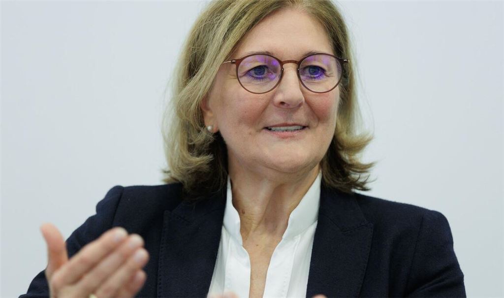 Die L-Bank-Vorstandsvorsitzende Edith Weymayr freut sich über eine gute Bilanz.