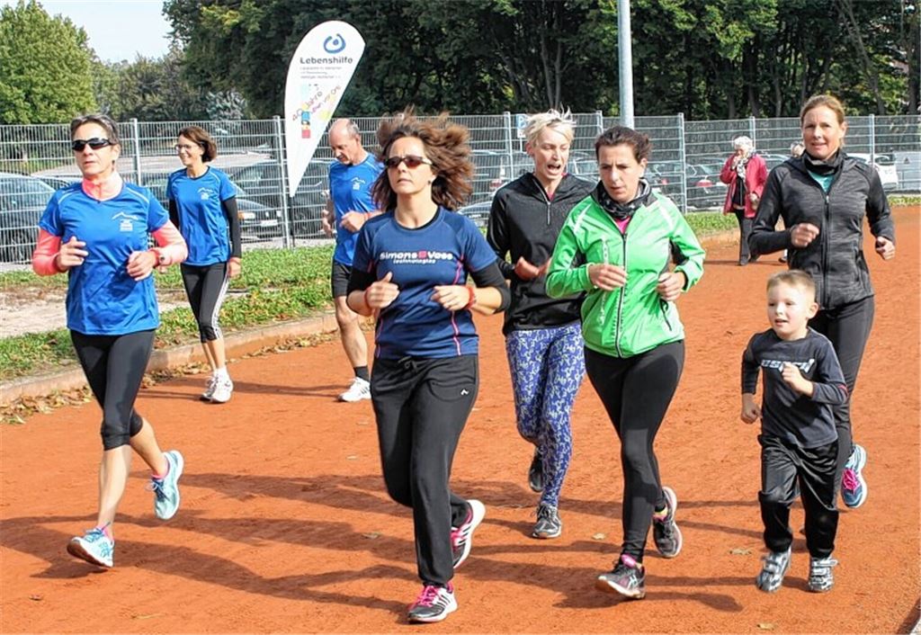 Läufer drehen ihre Runden für die Lebenshilfe