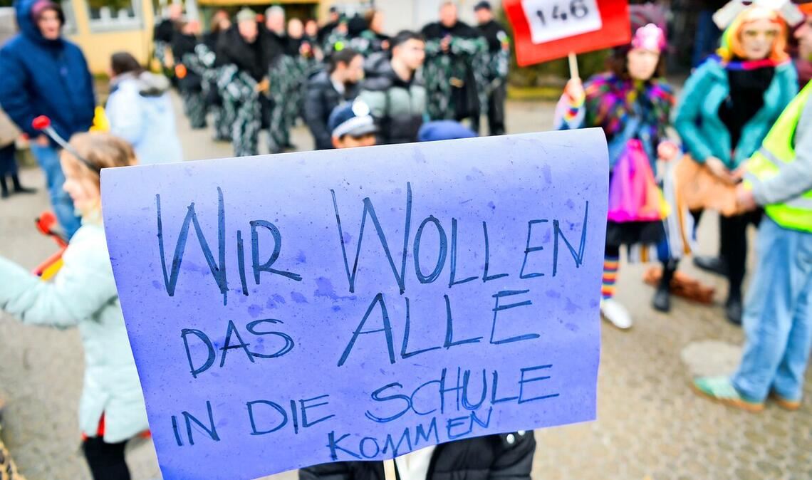 Die Lage an den Schulen hat sich im Gegensatz zum Februar, als dieser Protest stattfand, deutlich gebessert.