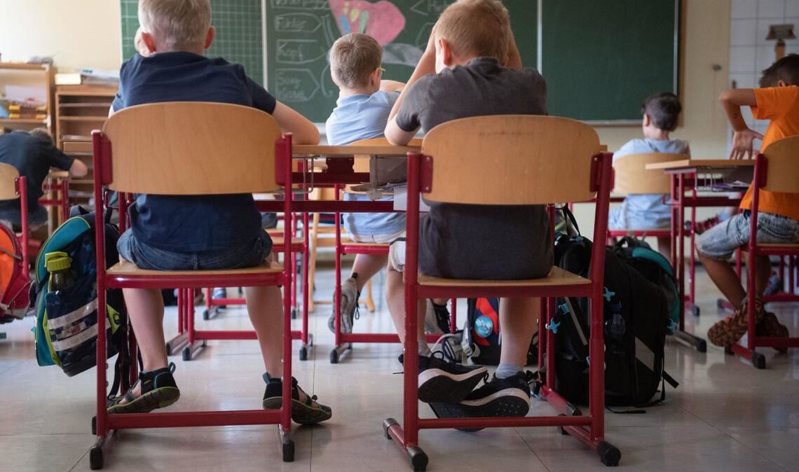 Die Landesregierung will die Grundschulen in den Mittelpunkt ihrer Schulpolitik stellen.