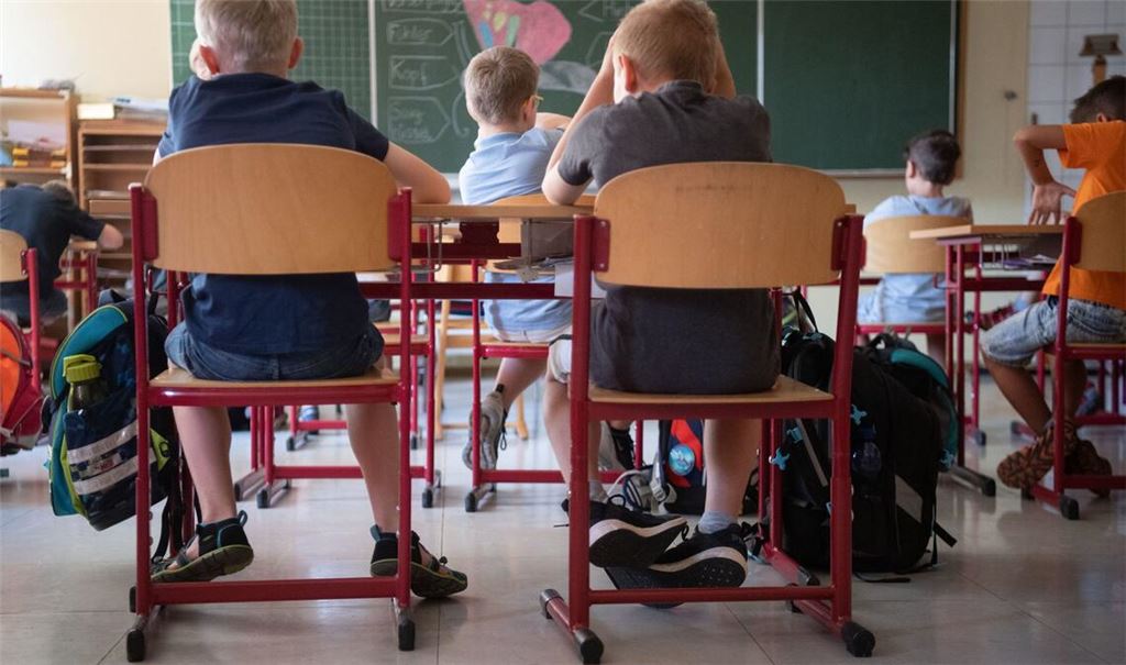 Die Landesregierung will die Grundschulen in den Mittelpunkt ihrer Schulpolitik stellen.