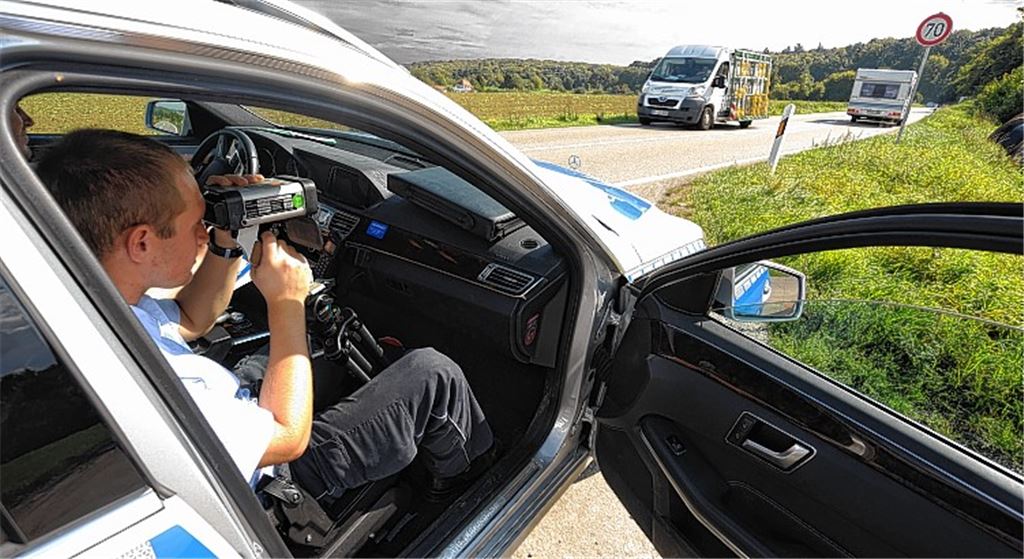 Die Landesstraße L1134 zwischen Mühlacker und Pinache zählt zu den Strecken, auf denen es besonders häufig knallt – sehr oft aufgrund von überhöhter Geschwindigkeit. Mit Aktionen wie dem Blitzmarathon, der am 16. April zum dritten Mal stattfindet, will die Polizei Tempoverstöße und Raserei bekämpfen. Die Statistik belegt, dass Kontrollen und Strafen etwas bewirken.