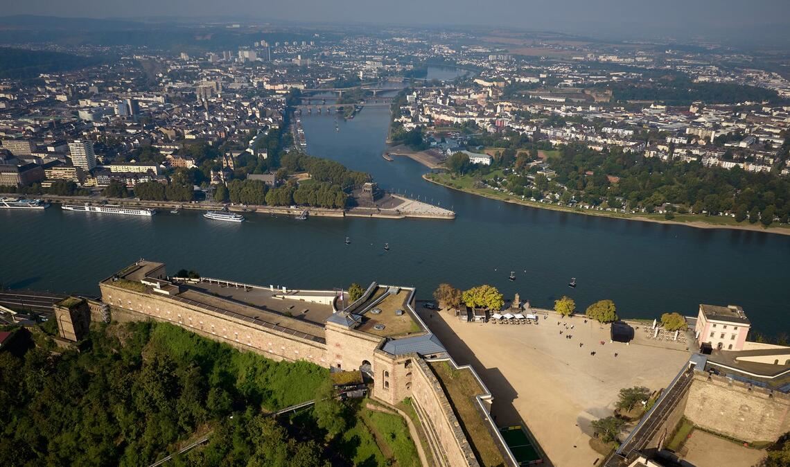 Die Leiche der Frau wurde unterhalb der Festung gefunden. (Symbolbild)