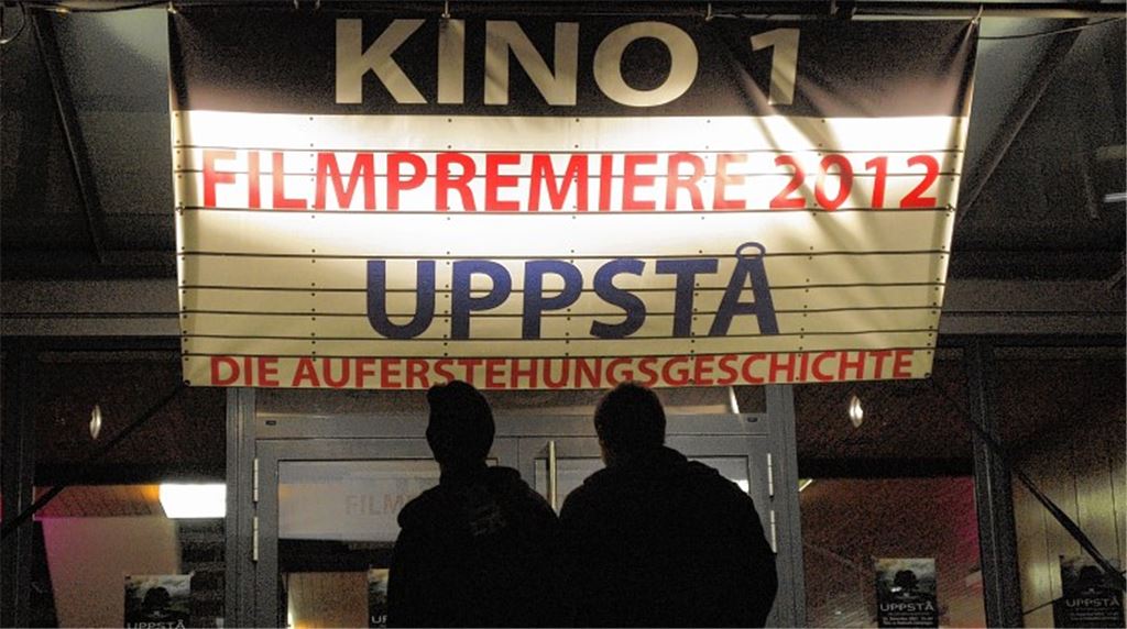 Die Lienzinger Festhalle wird zum Kino und erlebt eine Premiere. Foto: Appich