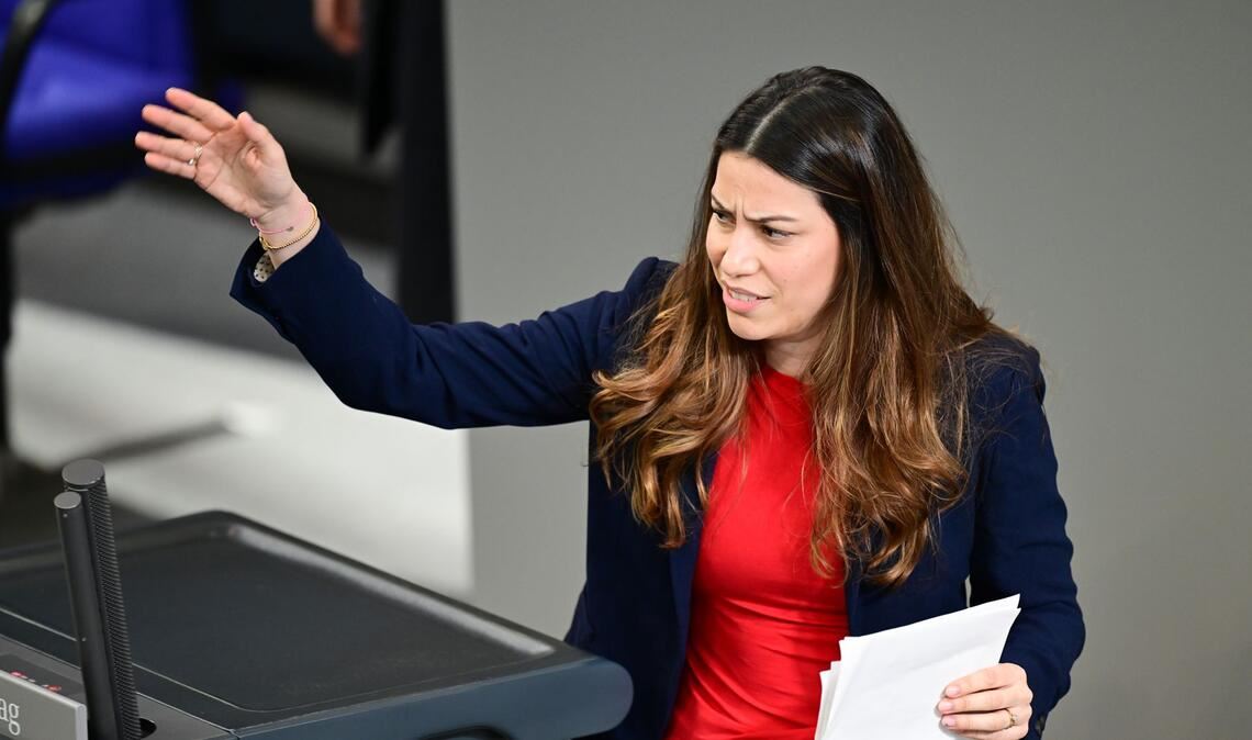 Die Linken-Bundestagsabgeordnete Cansin Köktürk