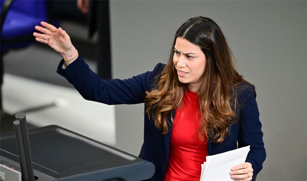 Die Linken-Bundestagsabgeordnete Cansin Köktürk