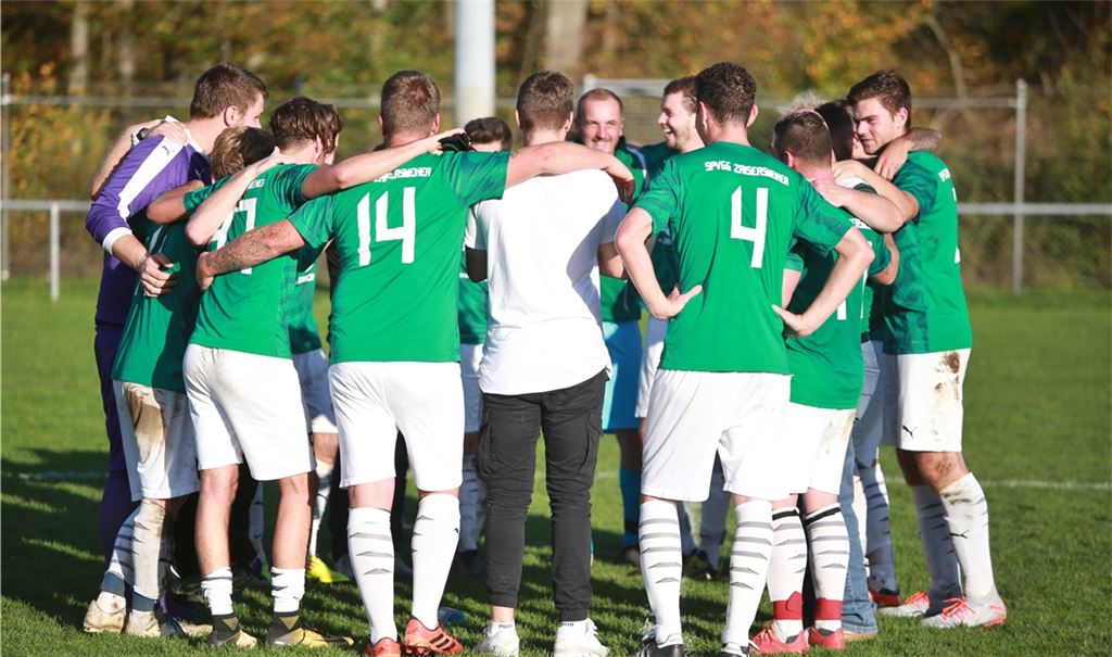 Die Mannschaft der SpVgg Zaisersweiher zeichnet sich laut ihres Trainers Jürgen Widmann durch einen großen Zusammenhalt aus. Aber auch spielerisch habe sich das Team gut entwickelt.Fotos: Archiv
