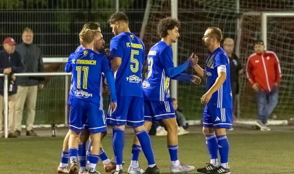 Die Marbacher durften sich rund um den zweifachen Torschützen Burak Yalmal gleich vier Mal in der Jubeltraube treffen.