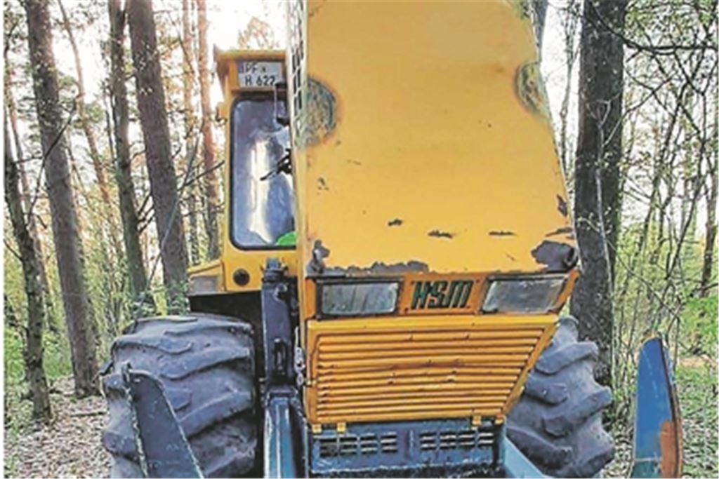 Die Maschine nach dem Einsatz der Feuerwehr im Ötisheimer Gemeindewald. Fotos: privat