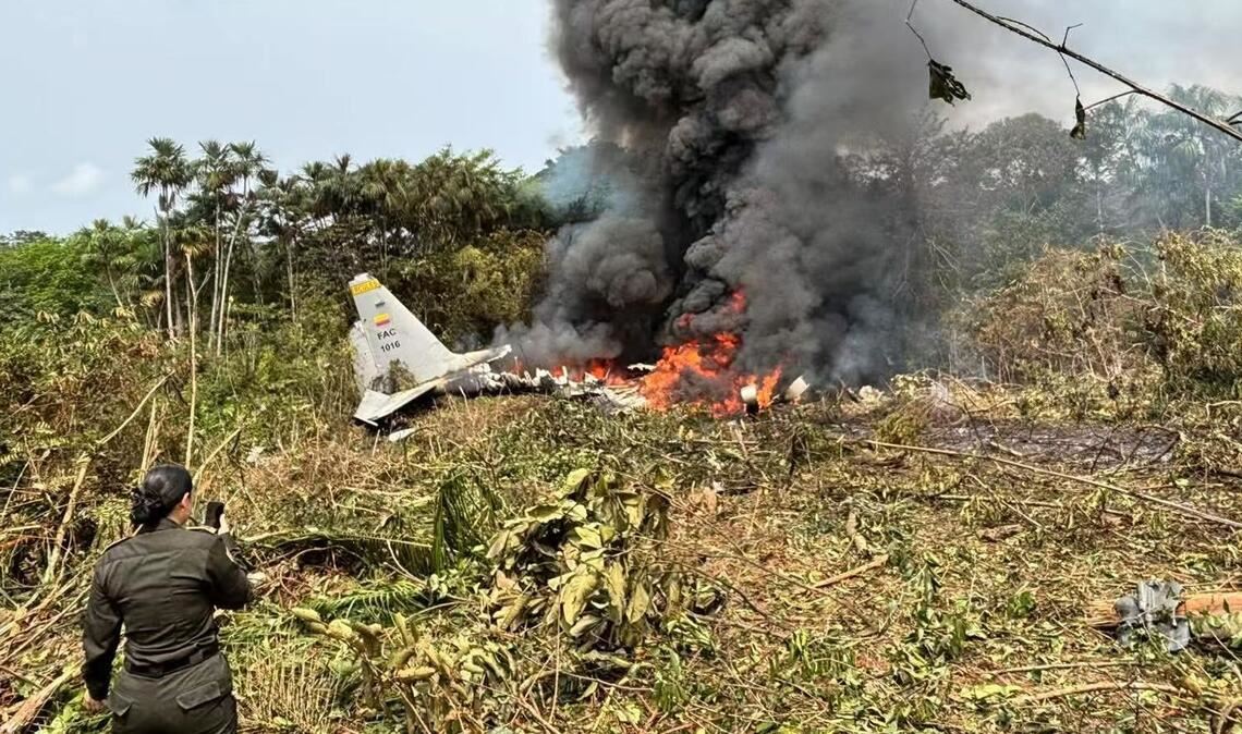 Die Maschine war wenige Minuten nach dem Start abgestürzt und anschließend in Brand geraten.