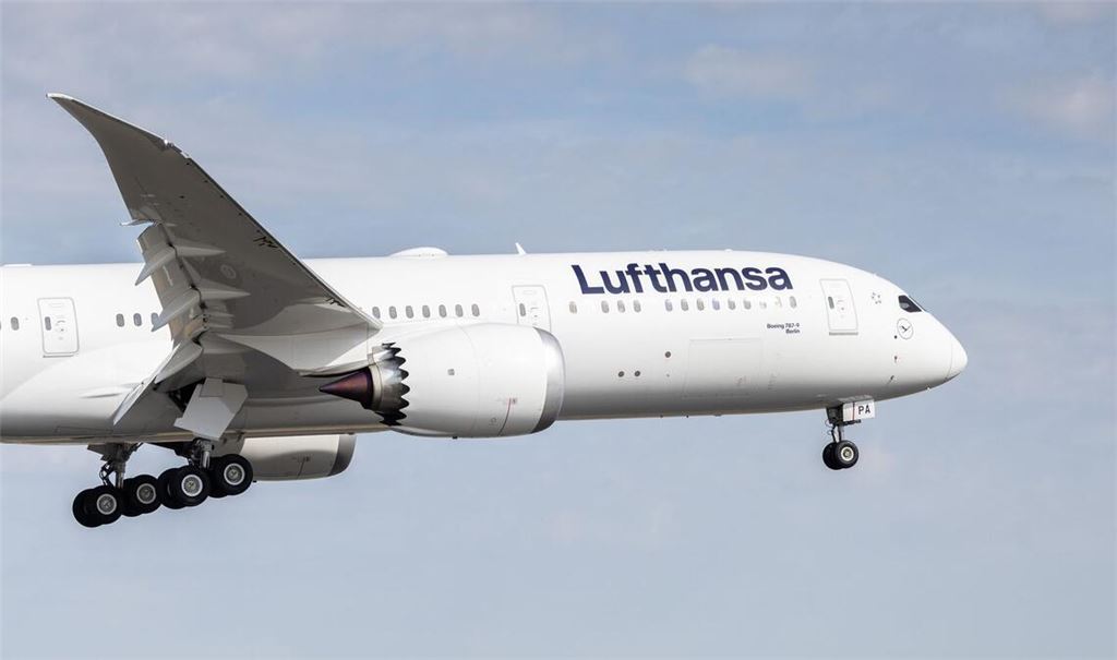 Die Maschine wurde nach Boston umgeleitet, wo der Verdächtige festgenommen wurde. (Symbolbild)