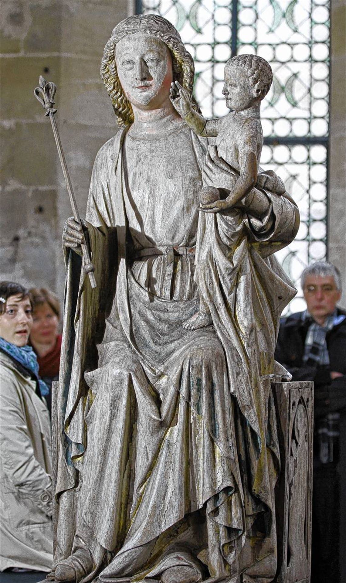 Die Maulbronner Madonna wurde aufwendig restauriert und soll bald in der sanierten Klosterkirche einen Platz einnehmen, der ihrer würdig ist.