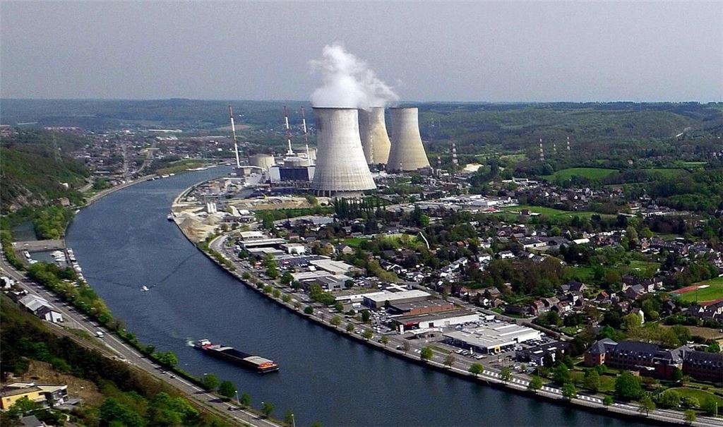 Die Meiler sollen länger laufen, als bisher geplant: das belgische Atomkraftwerk Tihange.