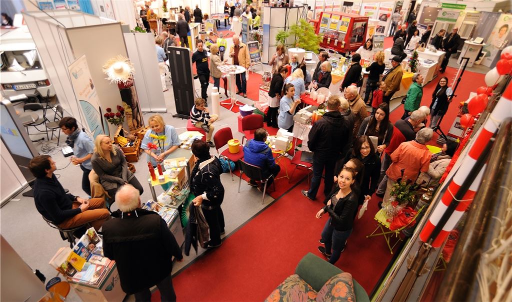 Die Messe Mühlacker hat in früheren Auflagen – wie hier 2016 – zahlreiche Menschen angelockt. Die Veranstalter wollen die ausgefallene Messe von 2020 im Herbst nachholen. Archivfoto: Fotomoment