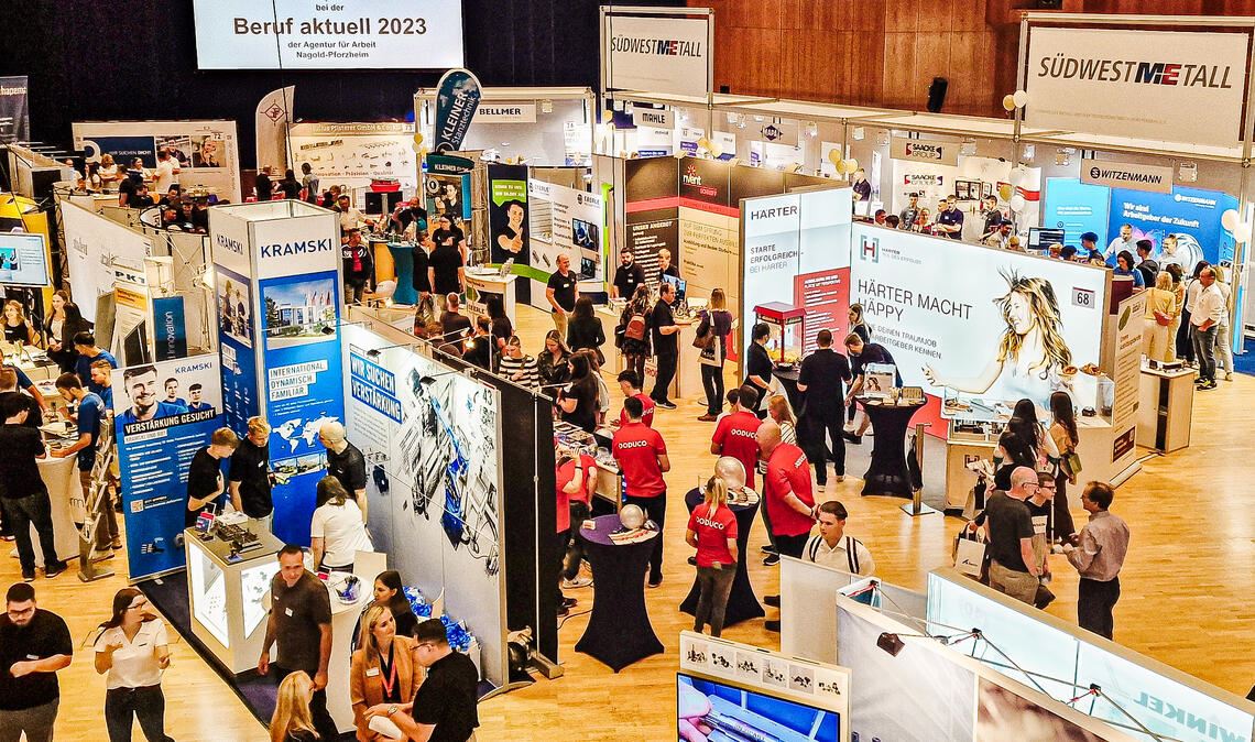 Die Messe bietet Gelegenheit, sich zu informieren und Kontakte zu knüpfen. Foto: Archiv