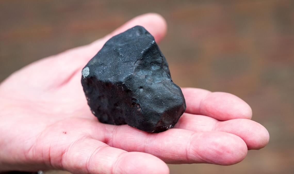 Die Meteoritenstücke von Elmshorn <a href="" target="_blank"></a>wurden Ende April gefunden: Am 25. April hatte gegen 14 Uhr eine Feuerkugel über Schleswig-Holstein aufgeleuchtet.