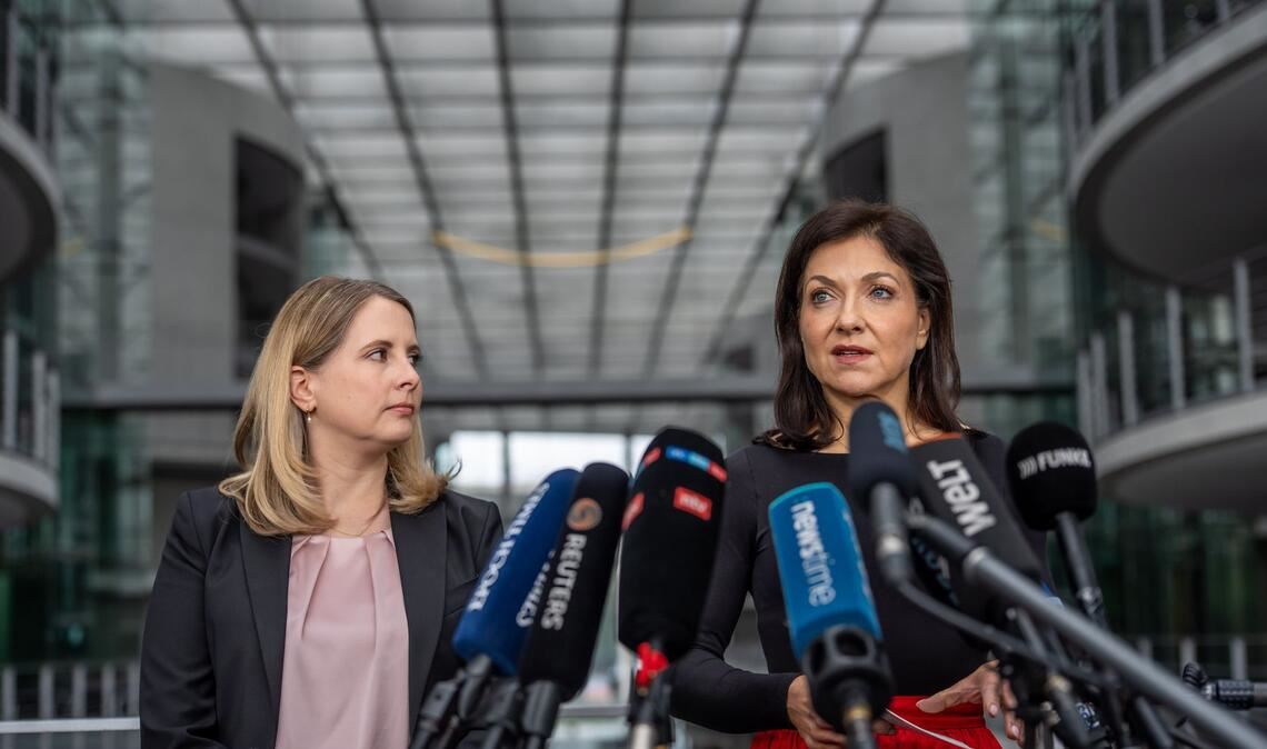 Die Ministerinnen kündigen ein neues Kapitel an.