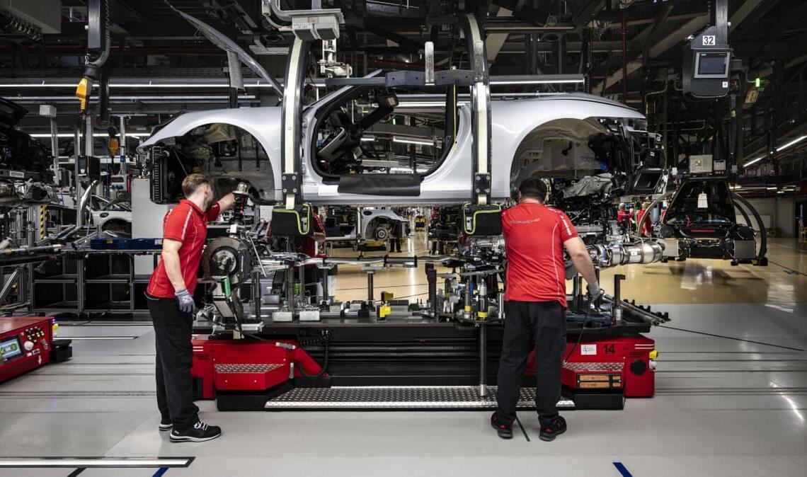 Die Mitarbeiter in der Porsche-Produktion in Stuttgart-Zuffenhausen könnten von einem neuen Modell profitieren.
