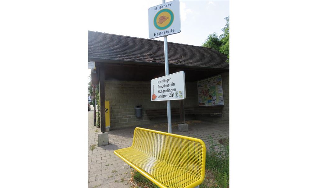 Die Mitfahrbank in Kleinvillars. Foto: Becker