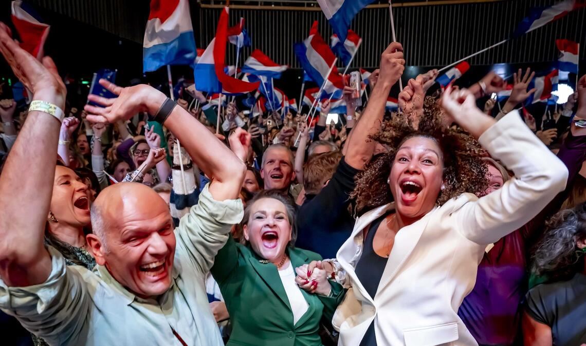 Die Mitte-Links-Partei D66 hat nach ersten Zahlen die Parlamentswahl in den Niederlanden gewonnen.