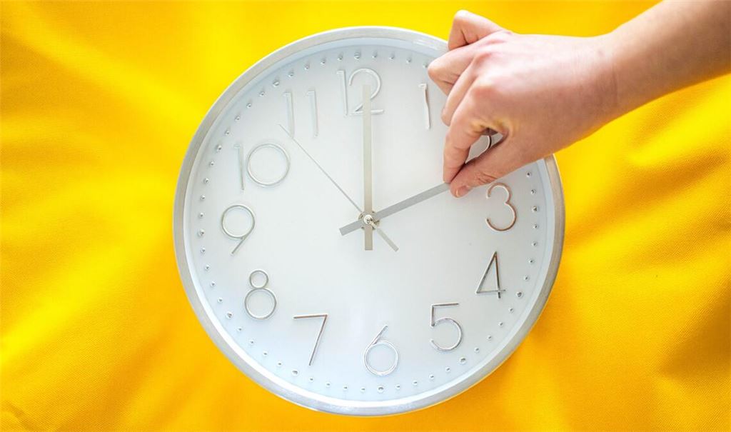 Die Moderne ist eine Zeit der Beschleunigung. Immer mehr Menschen müssen sich in immer kürzeren Fristen auf Neuerungen und Veränderungen einstellen: im Verkehr und Beruf, in der Freizeit und Familie, sogar in der Kirche. Das Tempo der Veränderungen steigt.