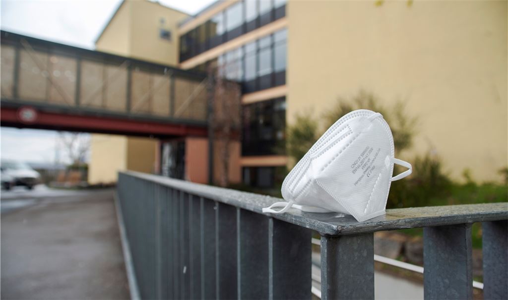 Die Mörike-Realschule (Bild) und das Theodor-Heuss-Gymnasium in Mühlacker werden am Montag nicht öffnen. Hier fehlen die nötigen Tests. Daran werde sich auch am Wochenende nichts mehr ändern, teilt der Rektor der Realschule, Dr. Hans-Joachim Blum, mit. Foto: Fotomoment