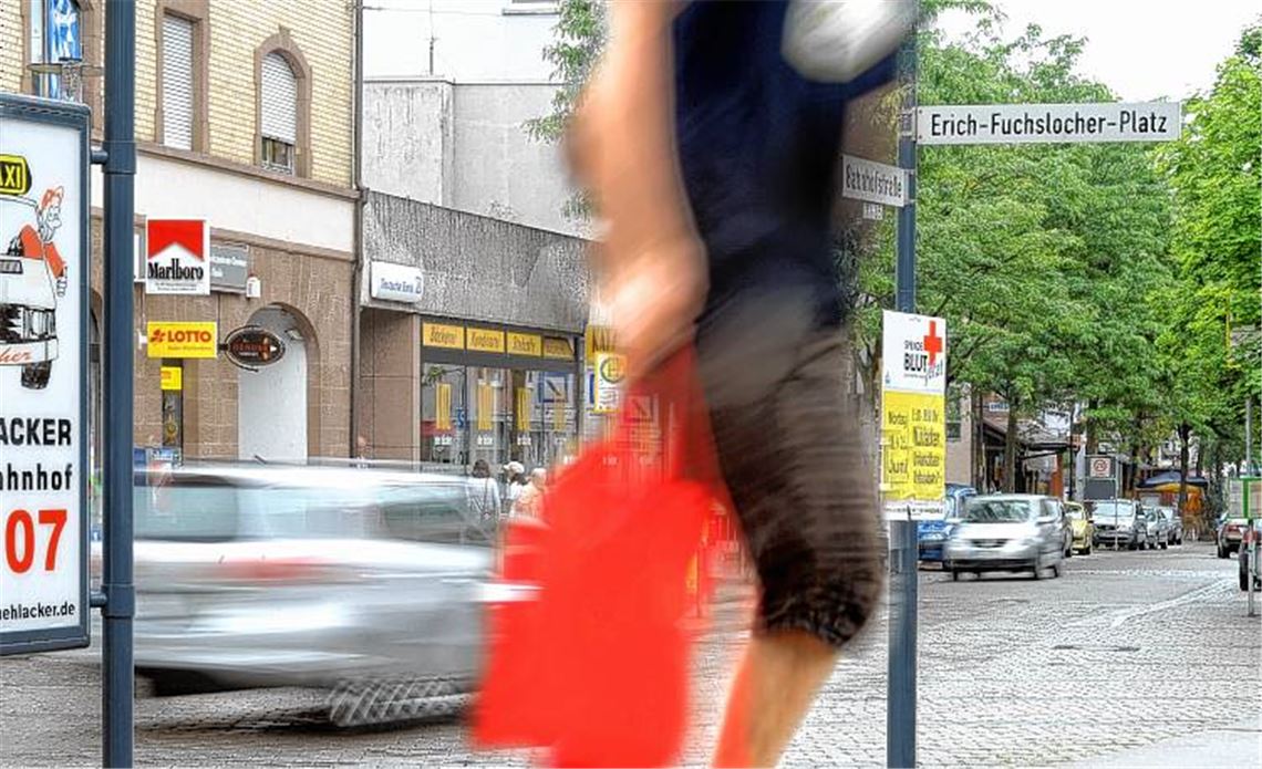 Die Mühlacker Bahnhofstraße ist nicht als „Rennpiste“ ausgelegt. Trotzdem treten auch hier etliche Autofahrer das Gaspedal zu weit durch. 2010/2011 wurden 2579 Fahrzeuge beanstandet.