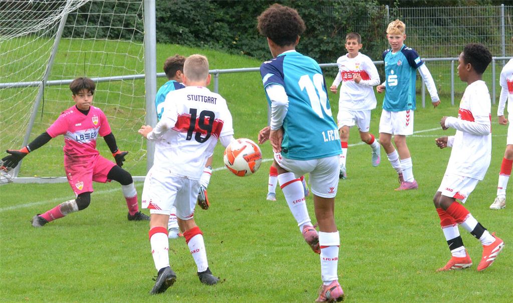 Die Nachwuchsmannschaften des VfB Stuttgart und des 1. FC Köln sind auch in diesem Jahr in Enzberg vertreten. Foto: Stahlfeld/Archiv