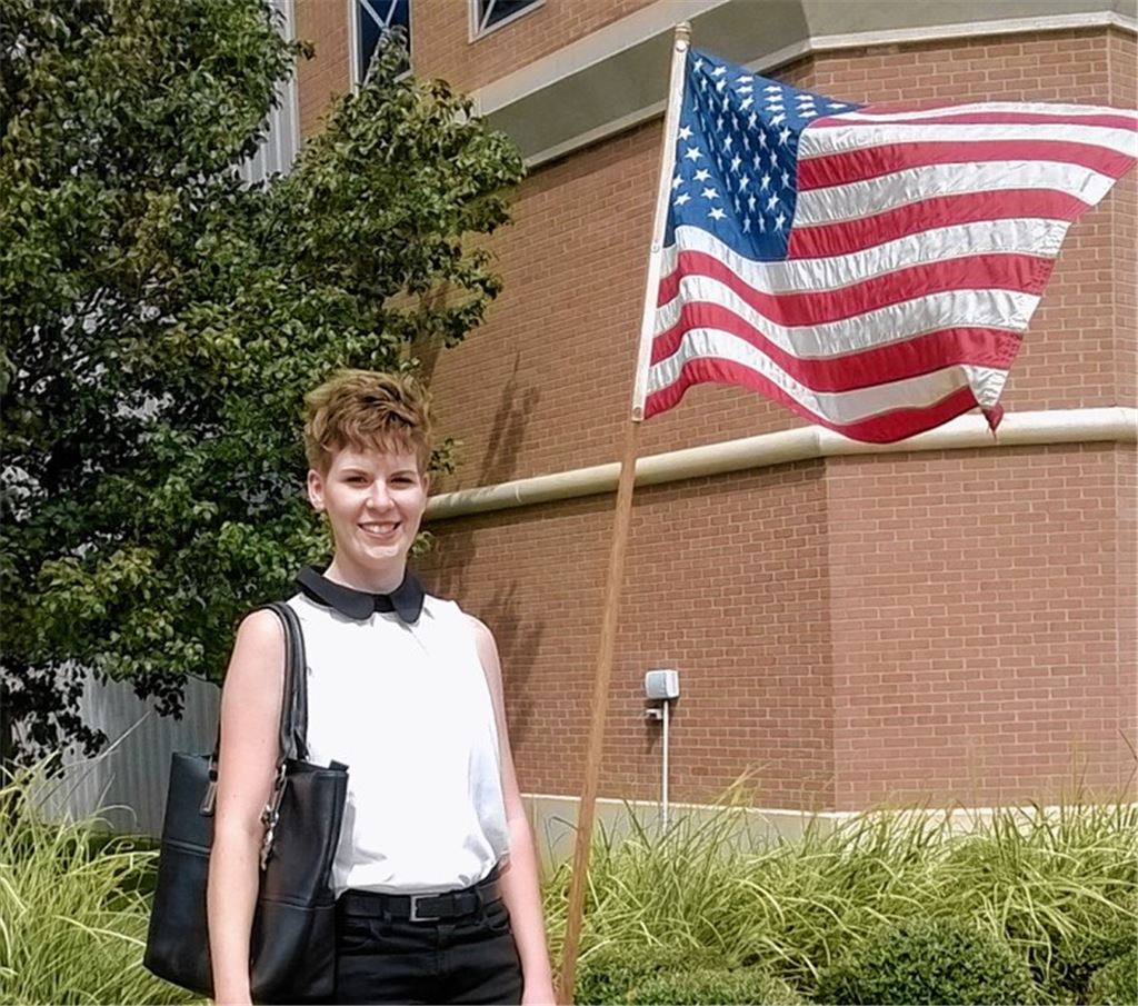 Unterricht beginnt mit dem Fahneneid